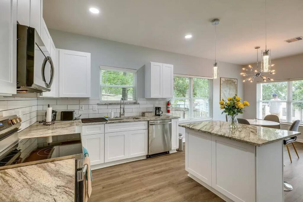 Vacation Home Lake Livingston! Onalaska Esterno foto