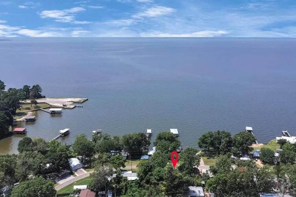 Vacation Home Lake Livingston! Onalaska Esterno foto