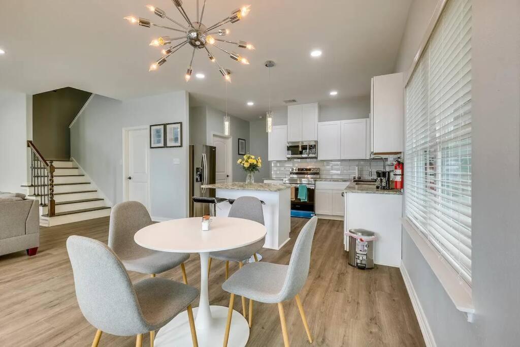 Vacation Home Lake Livingston! Onalaska Esterno foto
