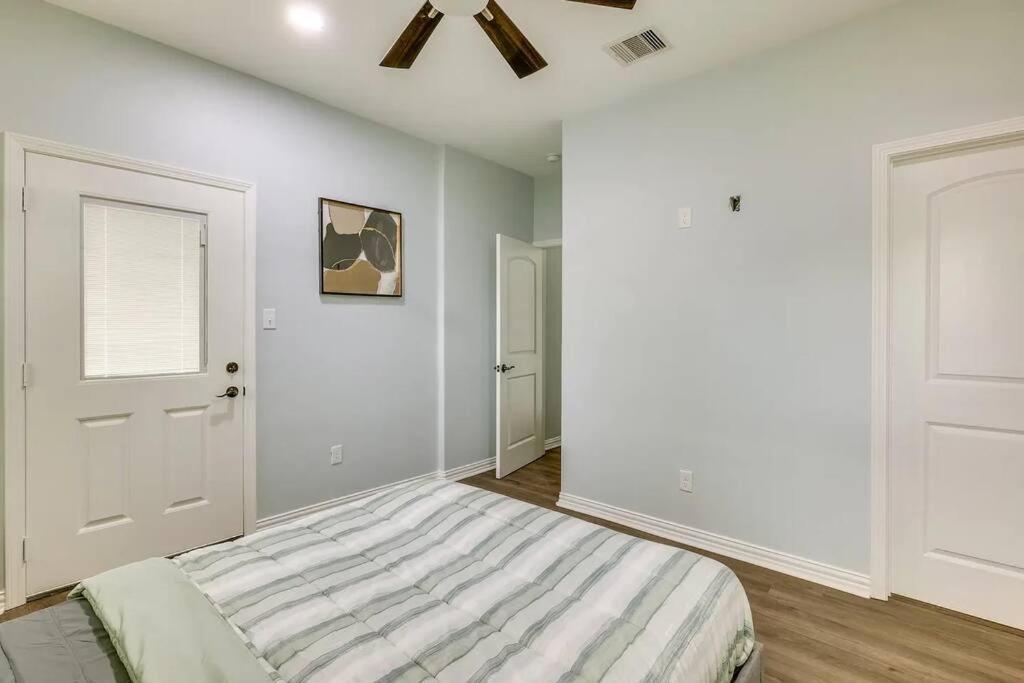 Vacation Home Lake Livingston! Onalaska Esterno foto