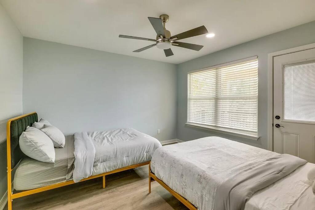 Vacation Home Lake Livingston! Onalaska Esterno foto